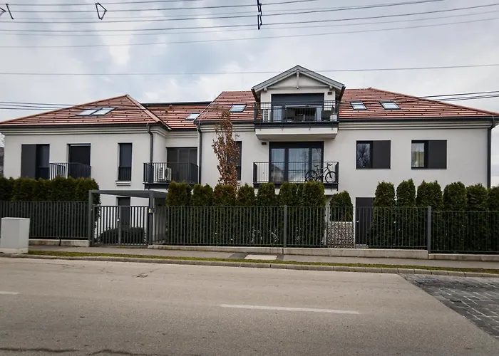 Perczel * באלאטונפורד